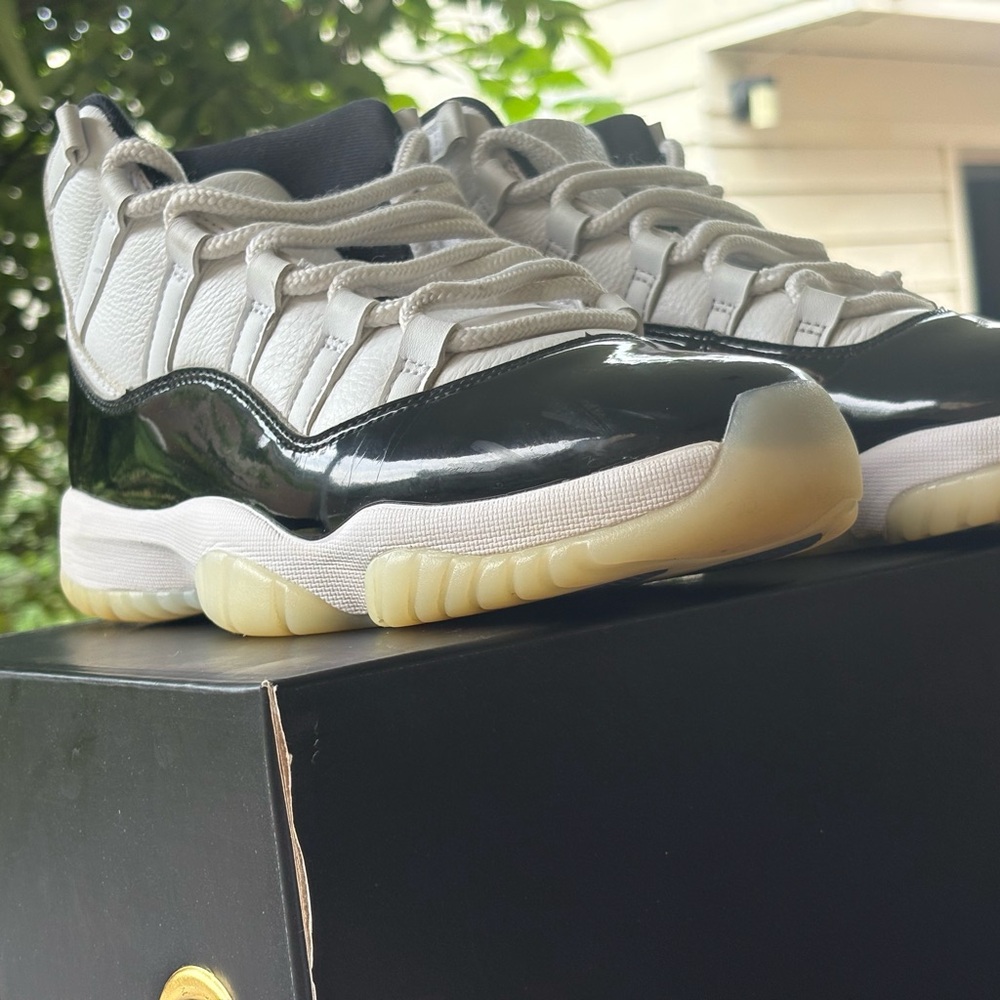 Jordan 11 - Picture 2 of 16